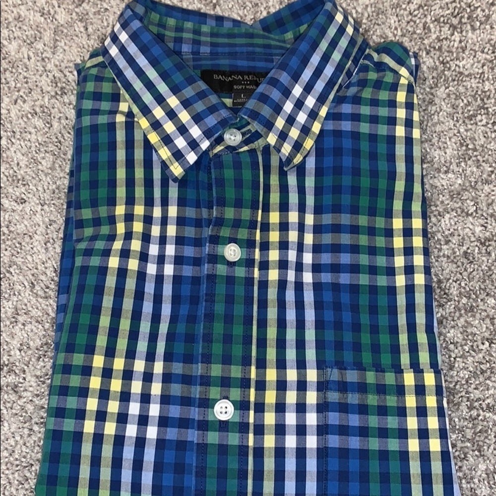 Banana Republic Men’s Soft Wash Button Down - Picture 3 of 6